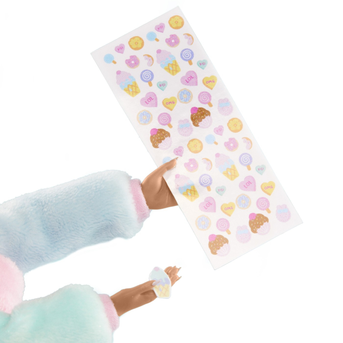 L.O.L. SURPRISE! OMG SWEET NAILS CANDYLICIOUS SPRINKLES SHOP SET PAPUSA CU ACCESORII [7]