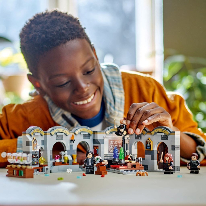 LEGO HARRY POTTER TM CASTELUL HOGWARTS: LECTIA DE POTIUNI 76431 [3]