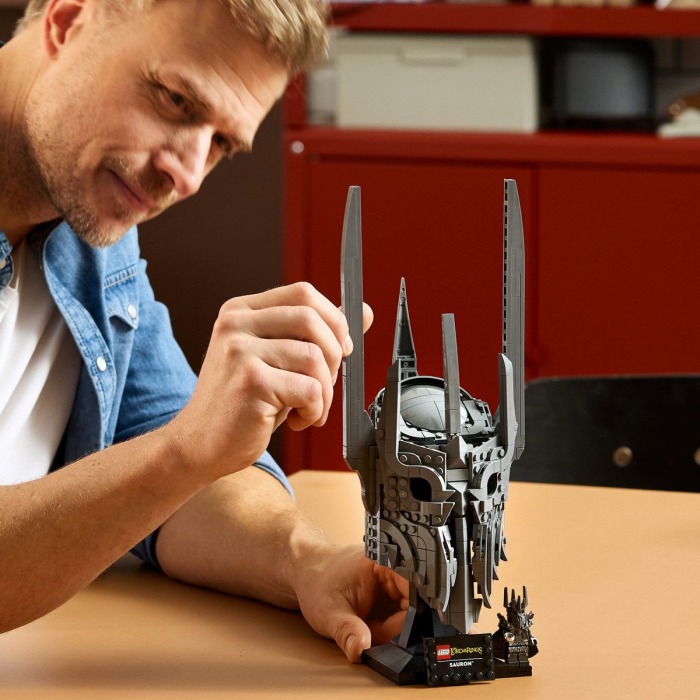 LEGO ICONICS STAPANUL INELELOR CASCA LUI SAURON 11373 [3]