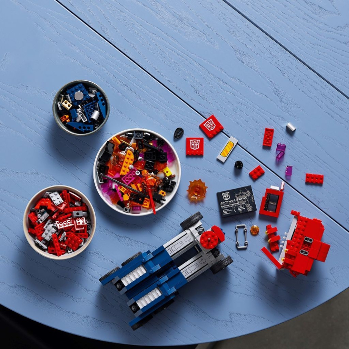 LEGO ICONS OPTIMUS PRIME 10302 [4]