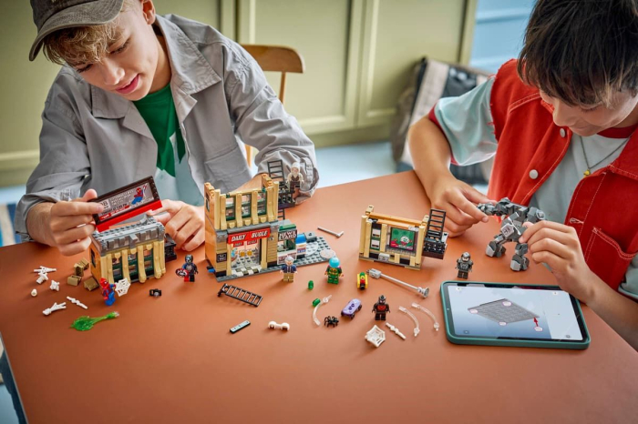 LEGO MARVEL OMUL PAIANJEN VS MYSTERIO DAILY BUGLE 76342 [7]