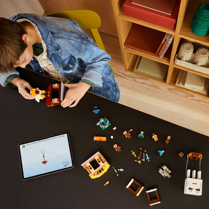 LEGO MINECRAFT ATACUL BALOANELOR GHAST ASUPRA SATULUI 21273 [4]