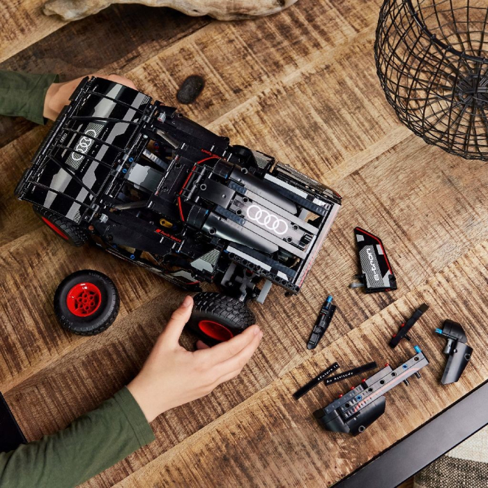 LEGO TECHNIC AUDI RS Q E TRON 42160 [4]