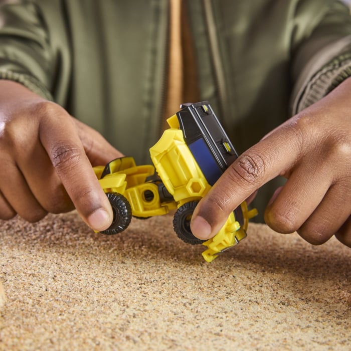 TRANSFORMERS CYBERWORLD ROBOT BUMBLEBEE CONVERTIBIL 10CM [6]