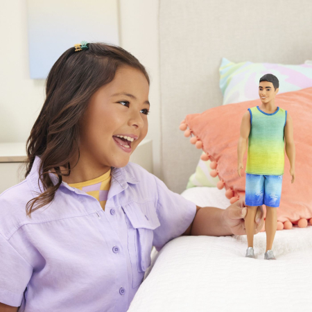 BARBIE PAPUSA BAIAT FASHIONISTAS BRUNET CU MAIOU OMBRE SI PANTALONI SCURTI DE BLUGI [2]