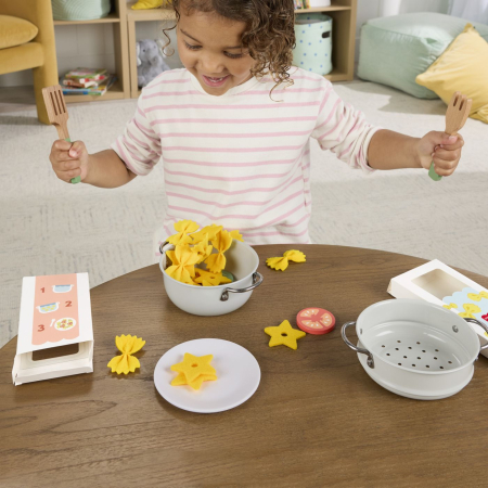 FISHER PRICE SET BUCATAR DIN LEMN OALE SI PASTE [5]