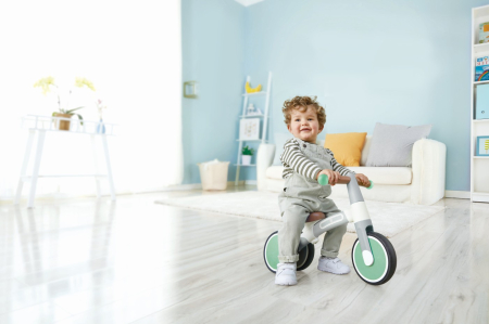 HAPE BICICLETA DE ECHILIBRU VERDE CU 3 ROTI [3]