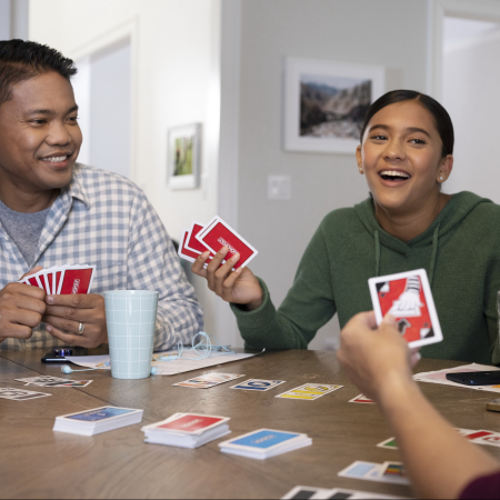 MONOPOLY BID JOCUL DE CARTI - IN LIMBA ROMANA [2]