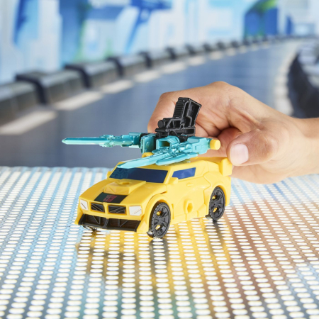 TRANSFORMERS CYBERWORLD ROBOT BUMBLEBEE BLINDAT TRANSFORMABIL [6]