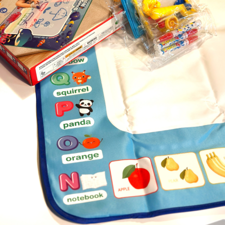 Mată de desen cu apă 100x80 cm cu accesorii, alfabet – reutilizabilă, fără murdărie [6]