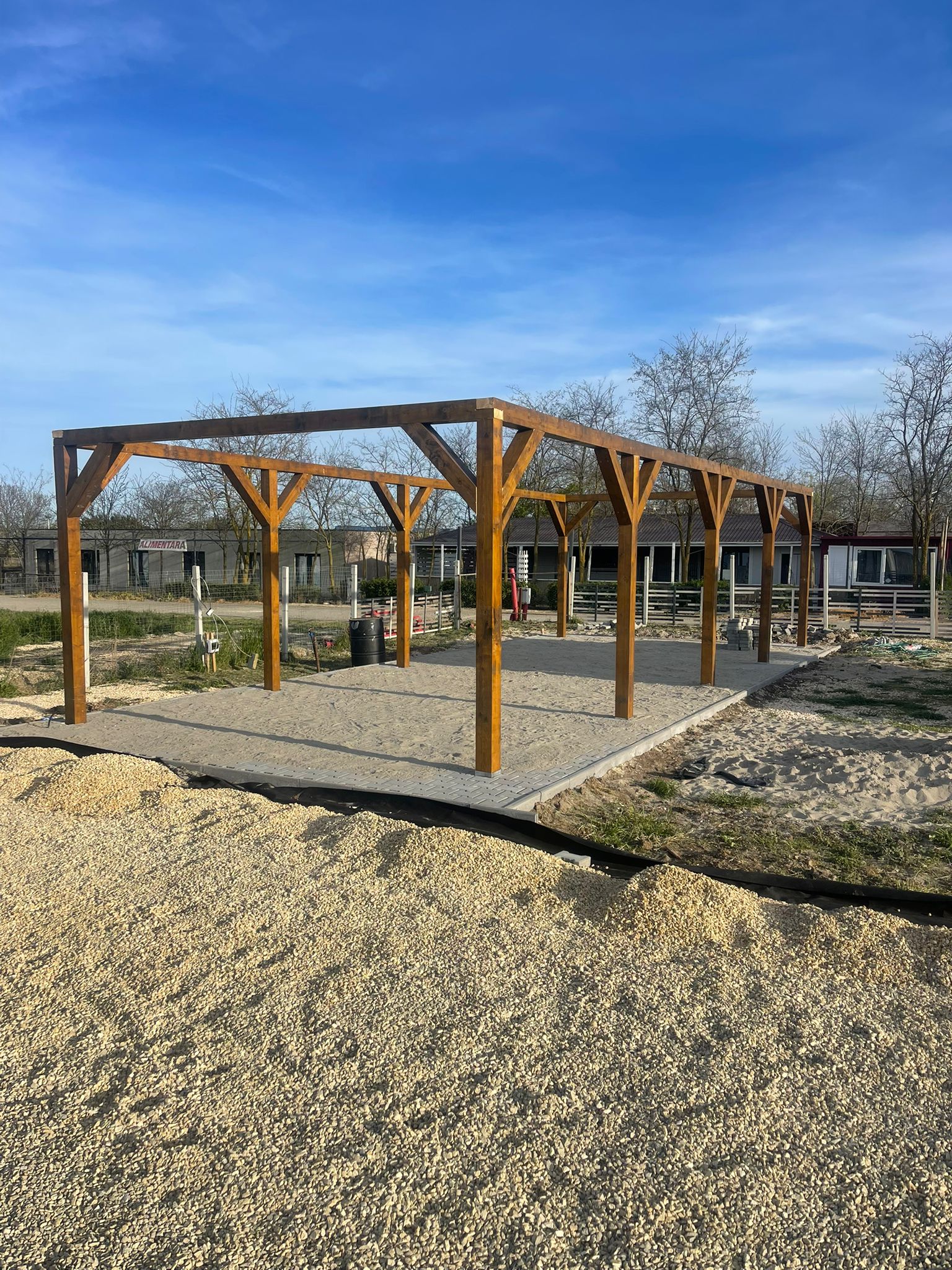 Montare stalpi pergola BuildStore