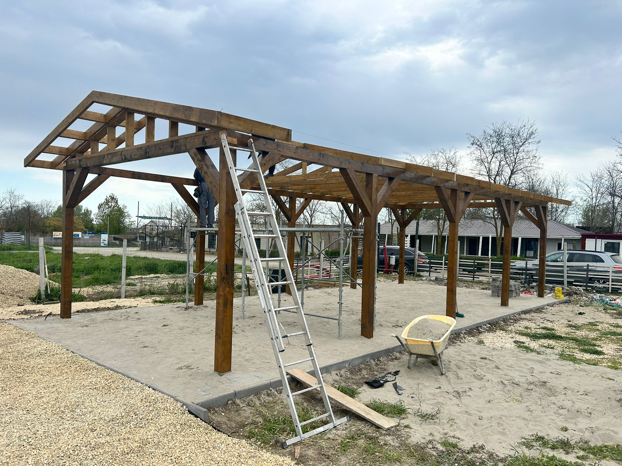 Montare ferme acoperis pergola BuildStore