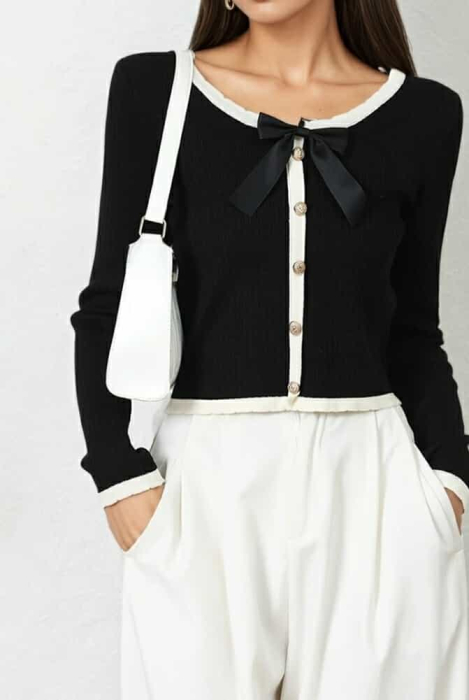 Bluza neagra eleganta cu nasturi aurii si funda [2]