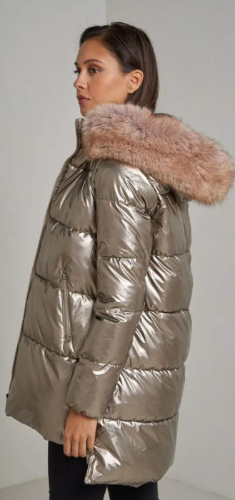 Geacă de iarnă metalizată cu glugă și blană detașabilă [2]