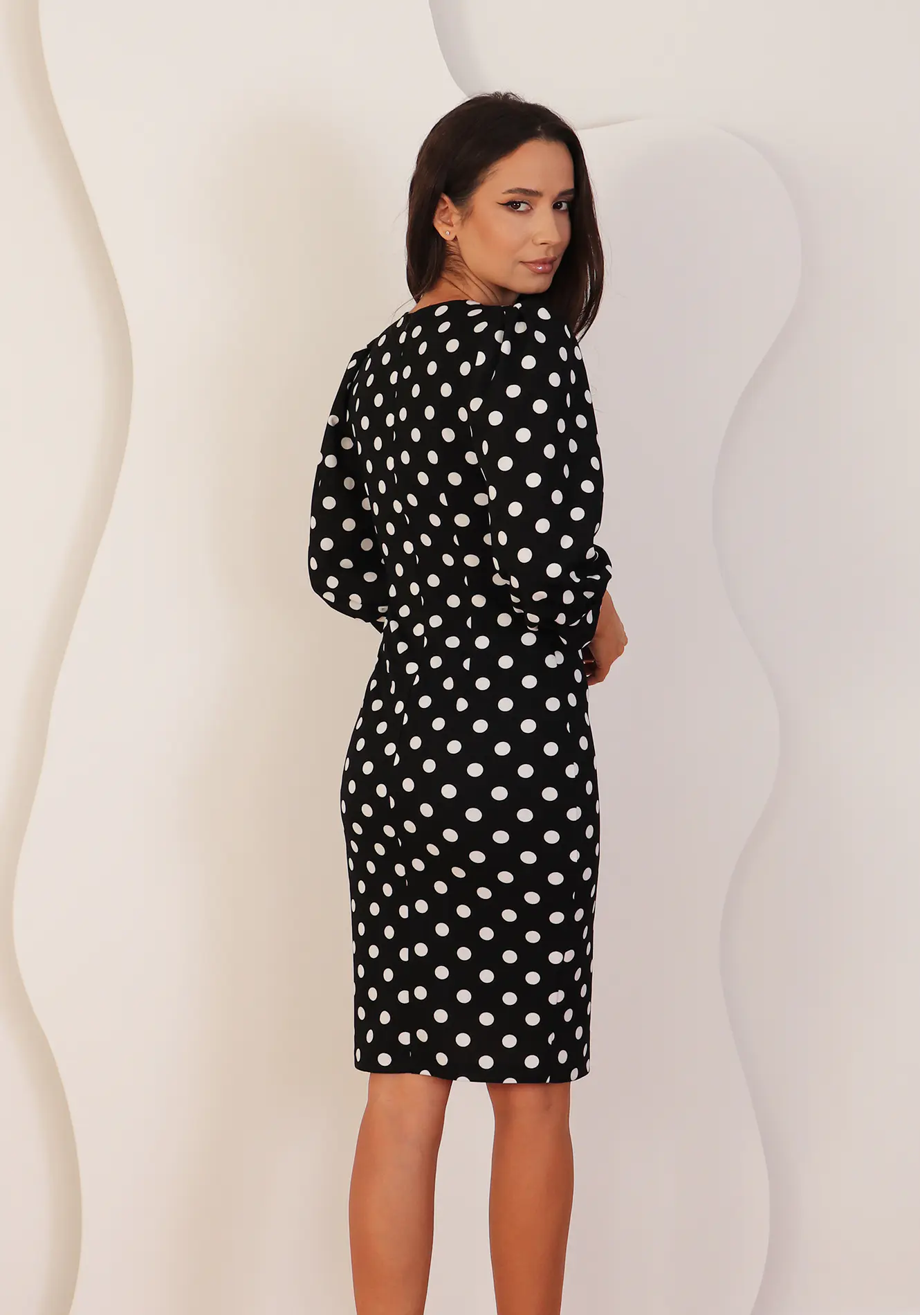 Rochie neagra cu buline albe [4]