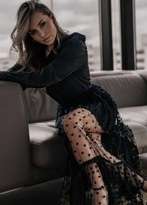 Rochie neagra midi din tull cu buline [2]