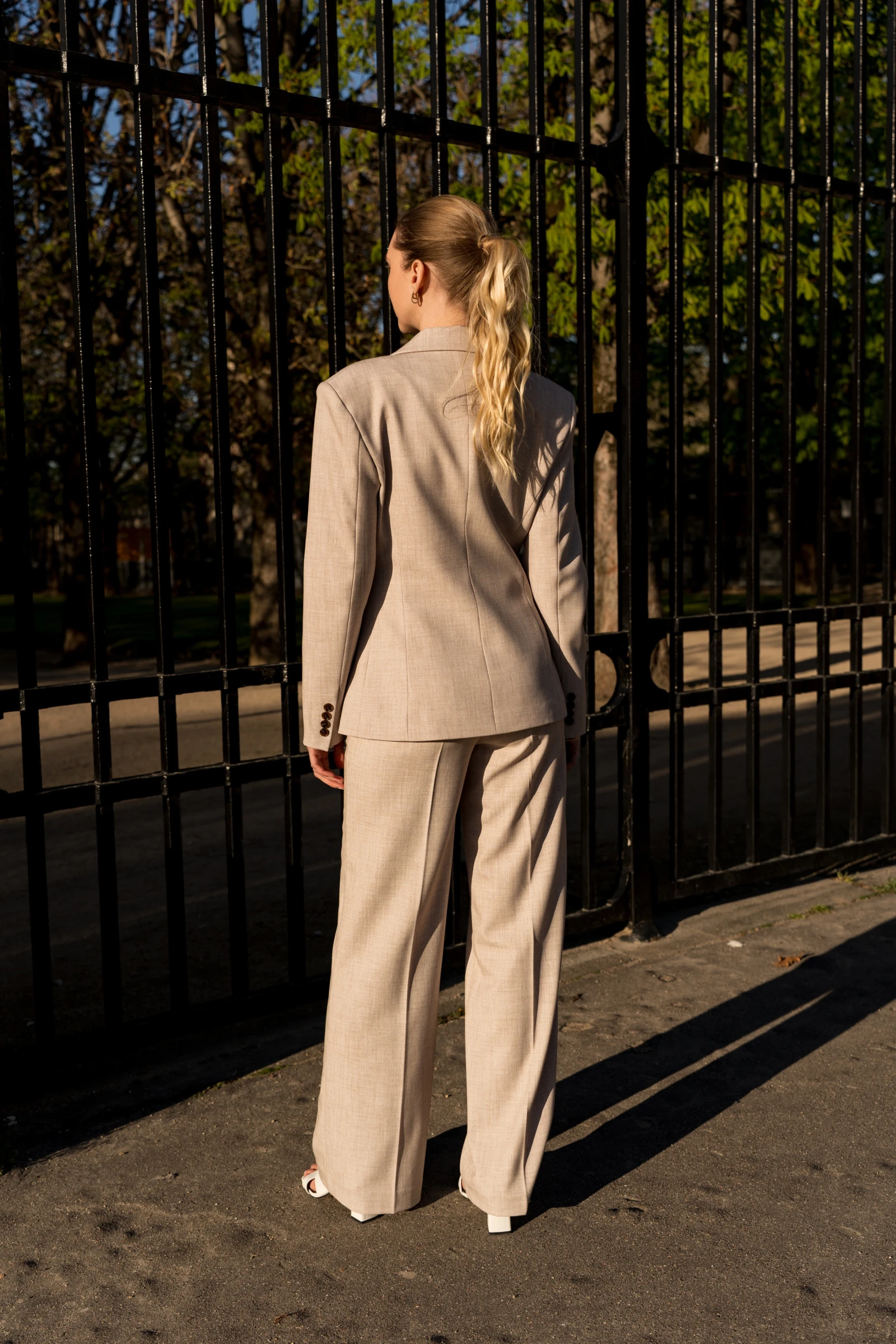 Sacou elegant cu umeri lati [4]