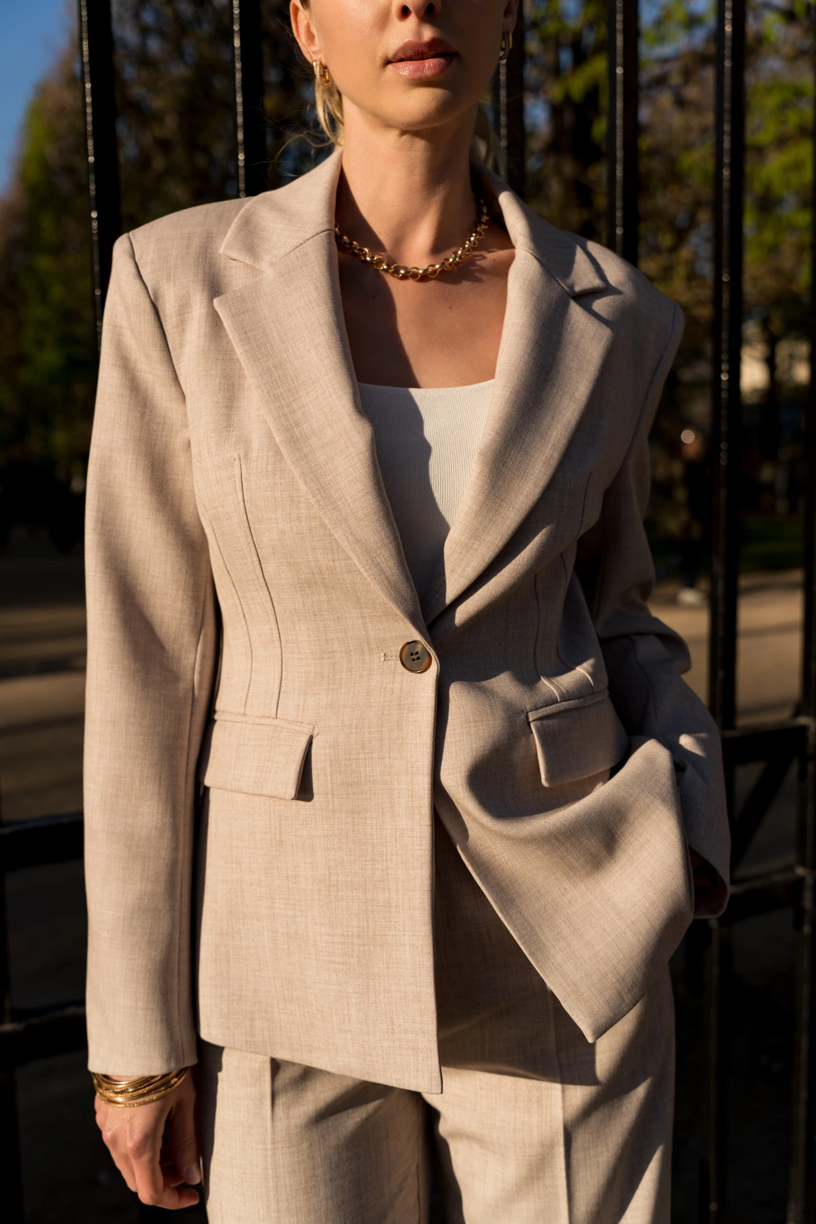 Sacou elegant cu umeri lati [2]