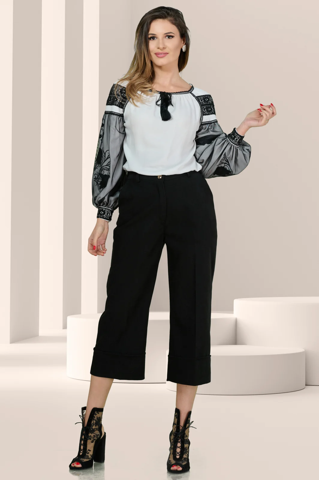 Bluze - Bluza alba cu motive traditionale si maneci din tul negru transparent