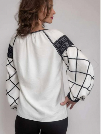 Bluza dama cu aplicatii traditionale [1]