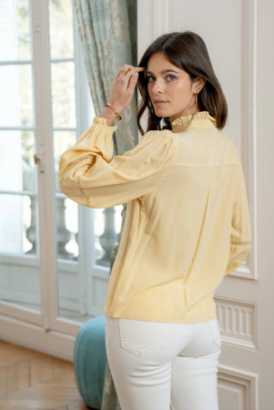 Cămașă damă galben pastel cu inserții din dantelă și guler romantic [4]