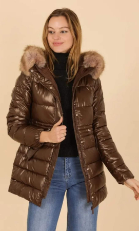 Geci - Geacă matlasată lucioasă cu glugă și blană detașabilă – maro ciocolatiu