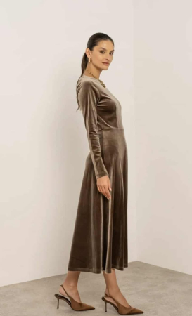 Femei - Rochie midi din catifea cu mâneci lungi