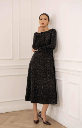 Femei - Rochie midi elegantă cu paiete fine – negru