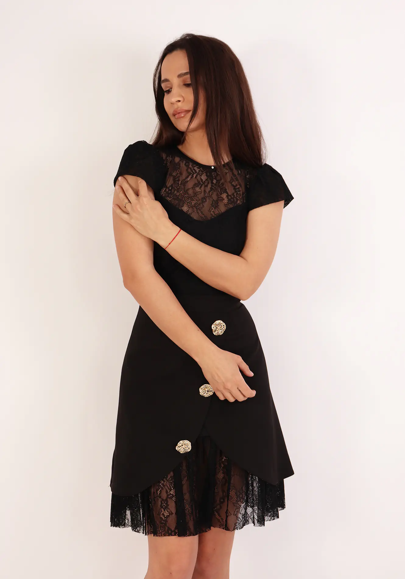 Femei - Rochie neagră elegantă cu dantelă