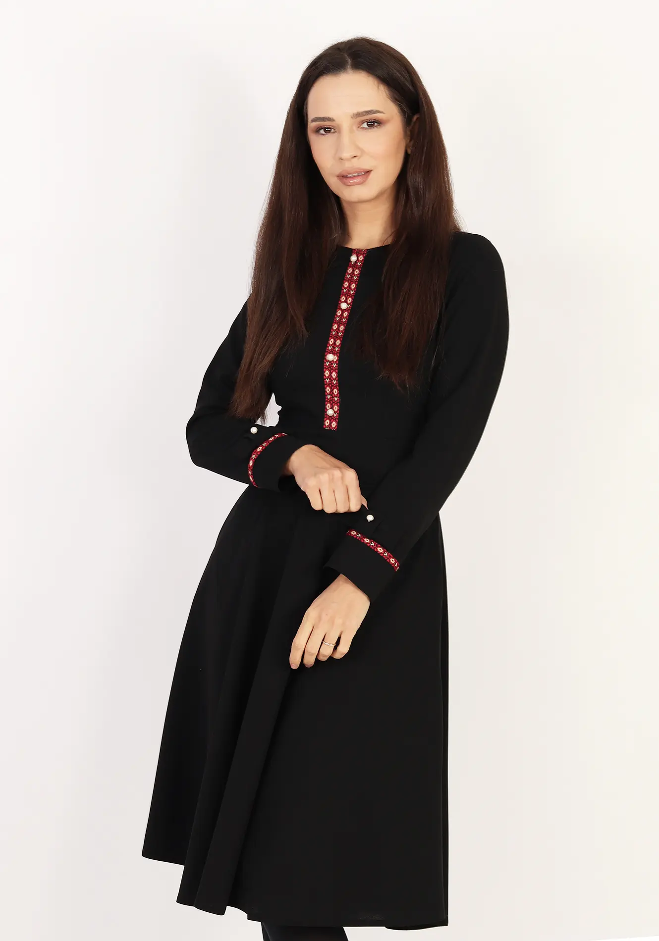 Rochii - Rochie neagră midi cu detalii decorative etnice