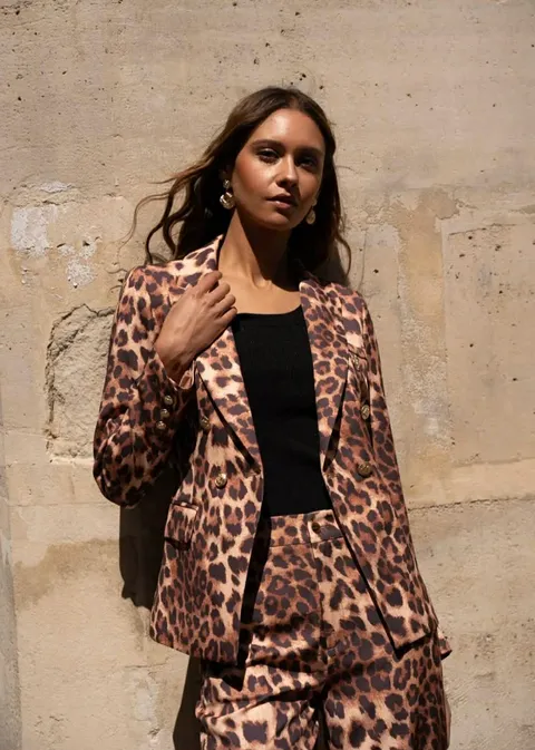 Sacou damă elegant cu imprimeu animal print – croială cambrată [1]