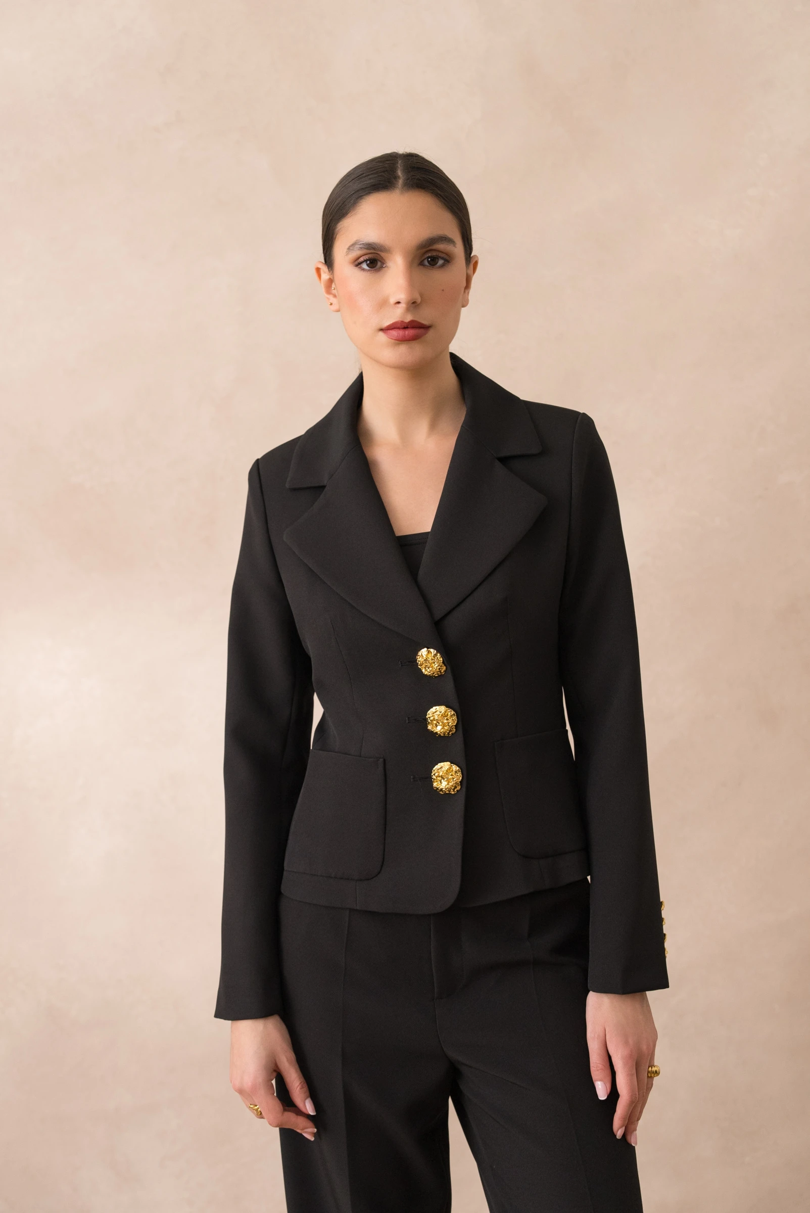 Imbracaminte - Sacou negru cambrat cu nastruri aurii