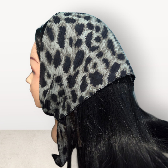 Baticut plisat elegant pentru biserica, material usor si confortabil, model feminin, Silver Leopard [2]