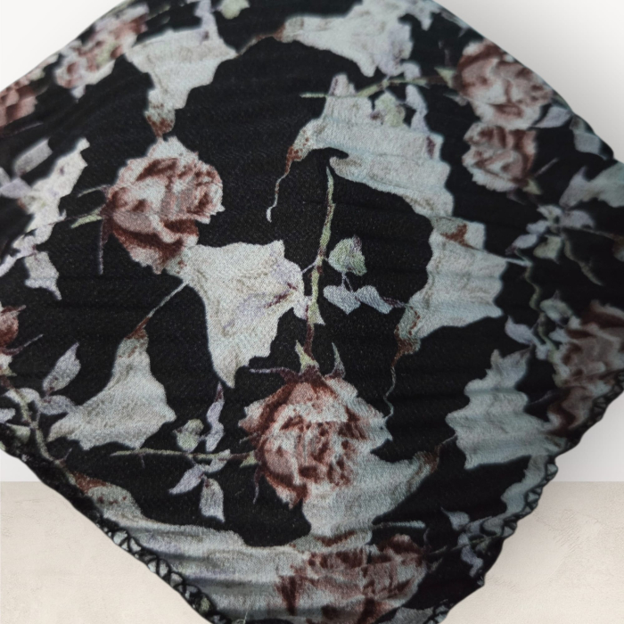 Baticut plisat elegant pentru biserica, material usor si confortabil, model feminin, Noir Floral Elegance [2]