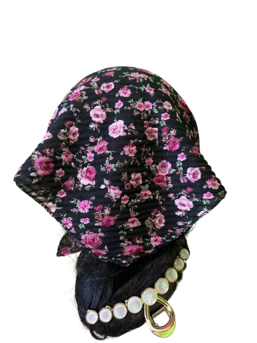 Baticut plisat pentru femei, negru cu imprimeu cu trandafiri roz in mai multe nuante si frunze verzi, accesoriu de cap feminin, elegant si confortabil. [2]