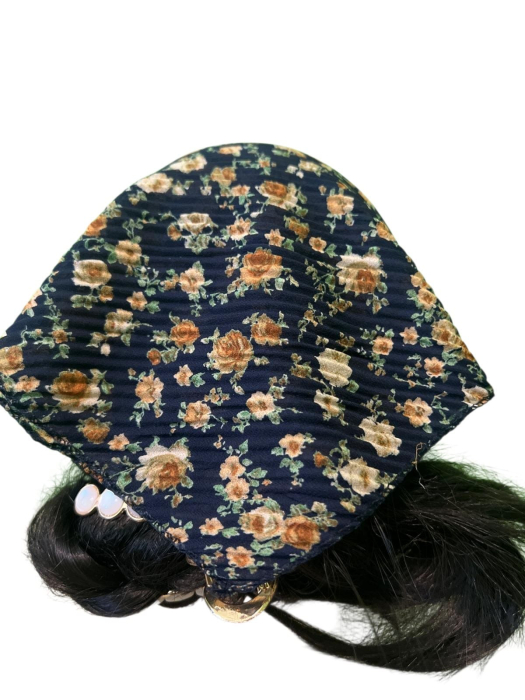 Baticut plisat pentru femei, bleumarin cu imprimeu floral caramel si bej, accesoriu de cap feminin, elegant si confortabil. [2]