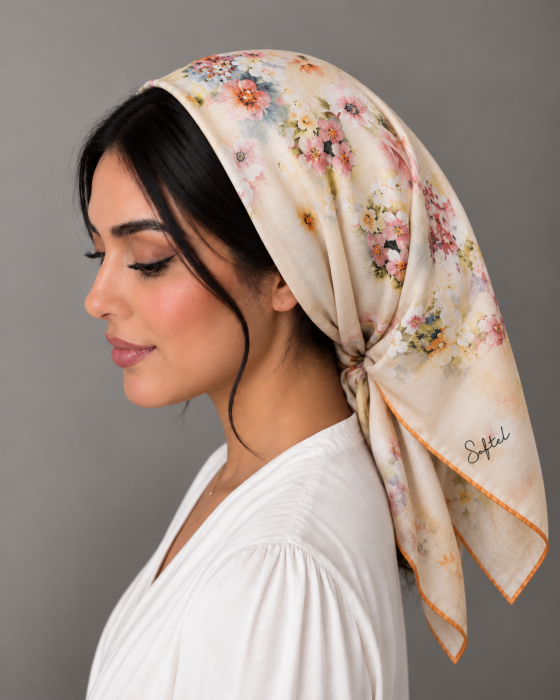 Esarfa patrata din bumbac 90 x 90 cm, Crem Floral Multicolor, cu imprimeu floral roz, portocaliu, albastru si verde. [2]