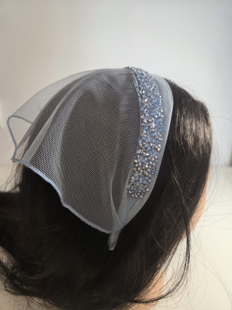 Baticute cu accesoriu pe coronita/cordeluta - Baticut elegant pe coronita din tulle, model Baby Blue cu strasuri delicate