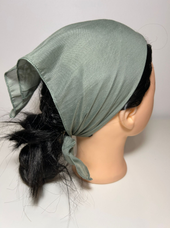 Baticute din bumbac - Batic din bumbac verde salvie, model simplu, dimensiune 46 x 46 cm, accesoriu de cap usor si confortabil pentru femei.