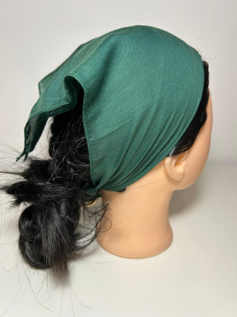 Baticute din bumbac - Batic din bumbac verde smarald, model simplu, dimensiune 46 x 46 cm, accesoriu de cap usor si confortabil pentru femei.