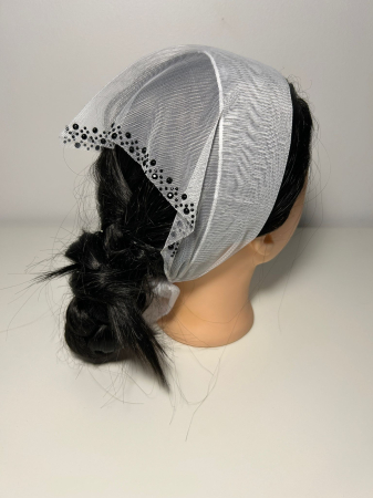 Batic din tulle cu pietricele - Batic din tulle cu pietricele, model Alb Contrast, accesoriu de cap elegant si feminin