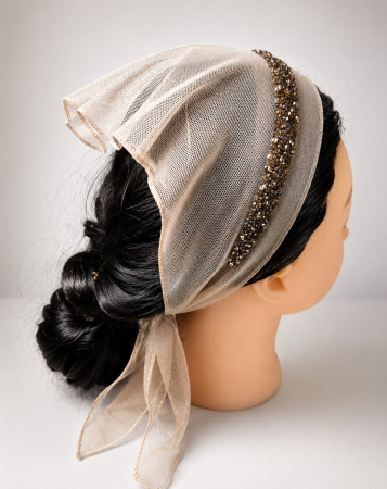 Batic din tulle cu accesoriu pe margine - Batic din tulle cu accesoriu pe margine, model Crem Sampanie, accesoriu de cap feminin si elegant