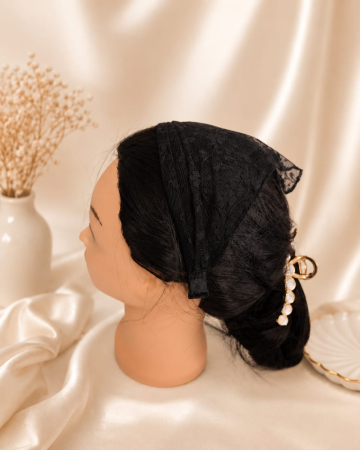 Baticute & Cordelute - Batic elegant pentru biserica pe cordeluta din tulle negru dantelat, accesoriu de cap feminin usor si confortabil.