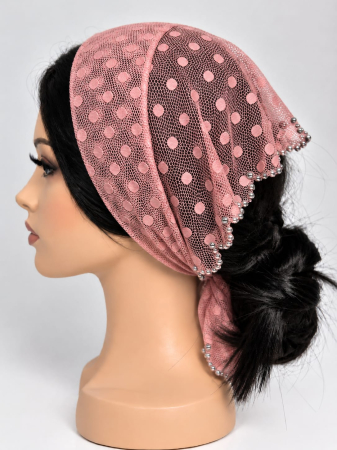 Baticute din dantela cu pietricele - Baticut din dantela roz coral cu buline si pietricele decorative pe margine, accesoriu de cap feminin si elegant pentru biserica.