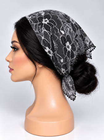 Baticute & Cordelute - Baticut din dantela gri argintiu cu model floral si pietricele decorative pe margine, accesoriu de cap feminin si elegant pentru biserica.