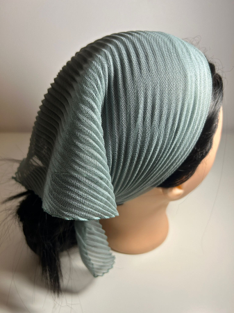 Baticute Plisate Mari - Baticut plisat simplu in verde menta, accesoriu de cap feminin si elegant pentru biserica.