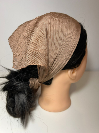 Baticute Plisate Mari - Baticut plisat simplu in nuanta bej sampanie, accesoriu de cap feminin si elegant pentru biserica.
