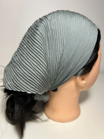 Baticute Plisate Mari - Baticut plisat simplu in gri argintiu, accesoriu de cap feminin si elegant pentru biserica.