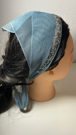 Baticute & Cordelute - Baticut din tulle albastru deschis cu strasuri decorative pe margine, accesoriu de cap feminin si elegant pentru biserica.
