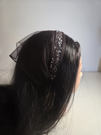 Baticute cu accesoriu pe coronita/cordeluta - Baticut elegant pe coronita din tulle, Maro Espresso strasuri delicate
